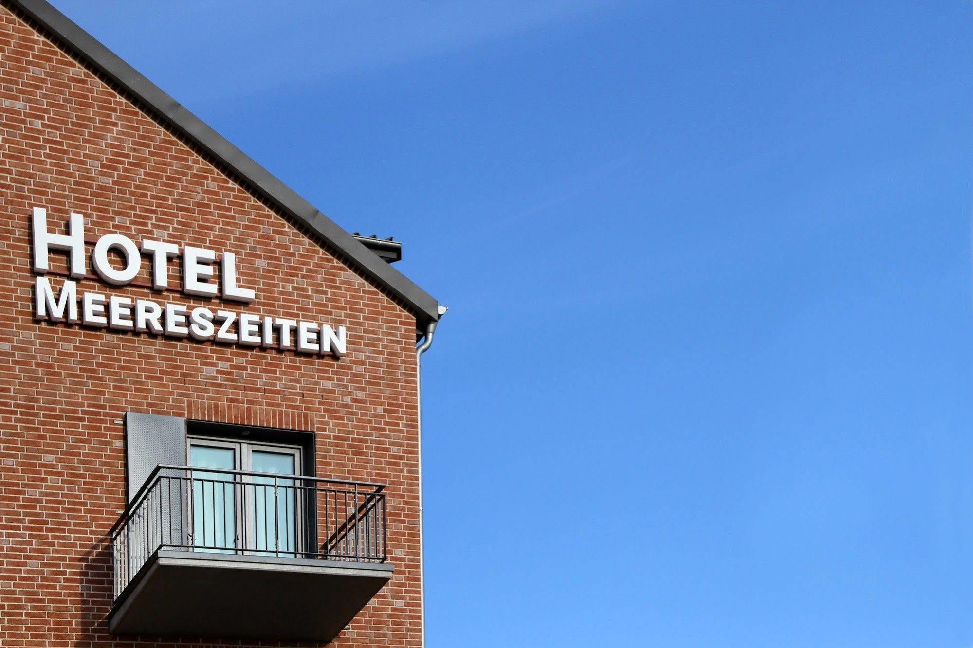 Hafenhotel Meereszeiten Heiligenhafen Esterno foto