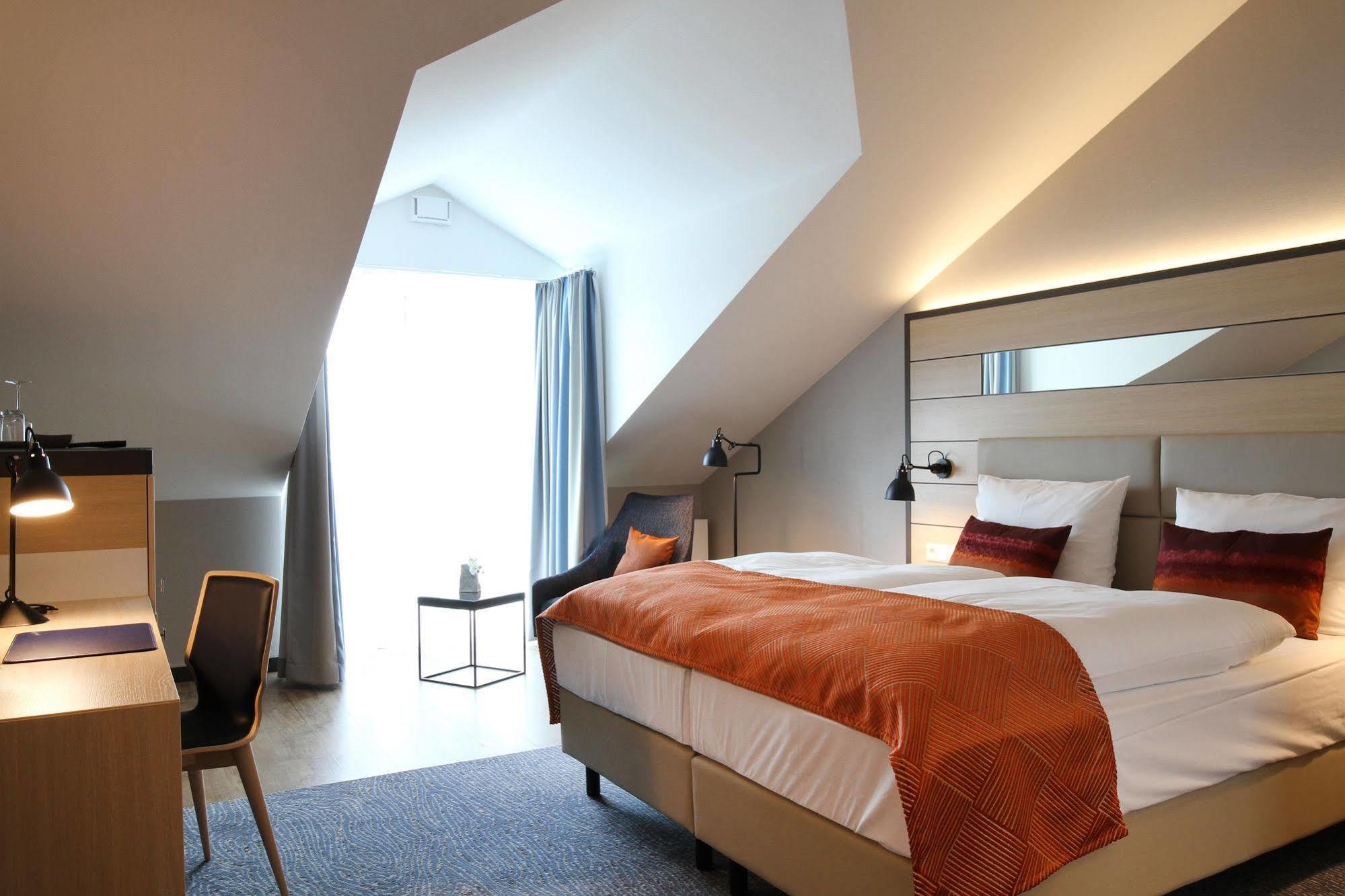 Hafenhotel Meereszeiten Heiligenhafen Esterno foto
