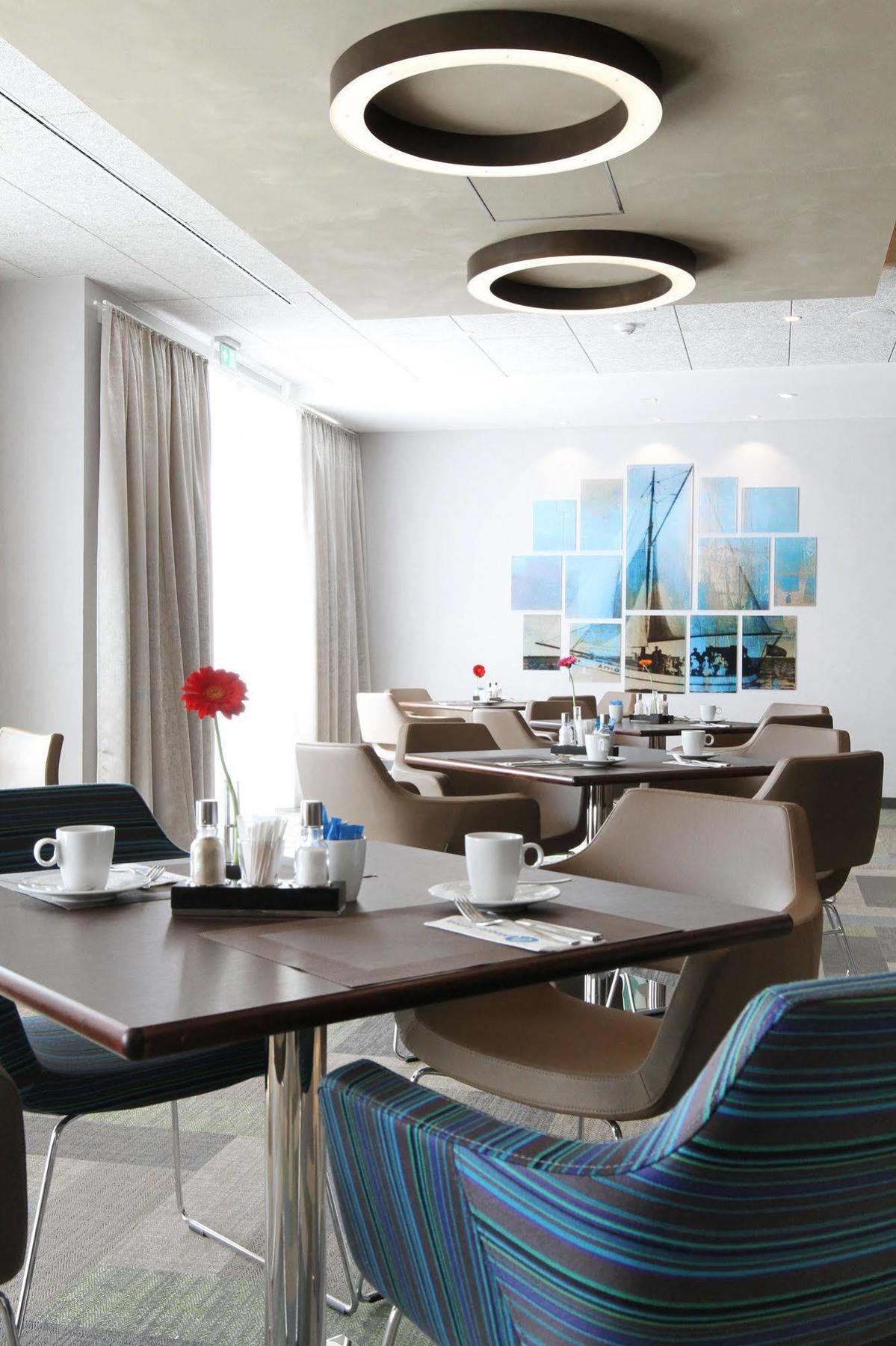 Hafenhotel Meereszeiten Heiligenhafen Esterno foto